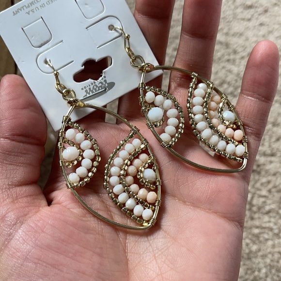 Jewelry - NWT statement earrings